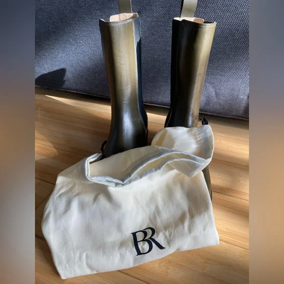 BANANA REPUBLIC Lug-sole Chelsea Boots NWOT - Picture 7 of 7